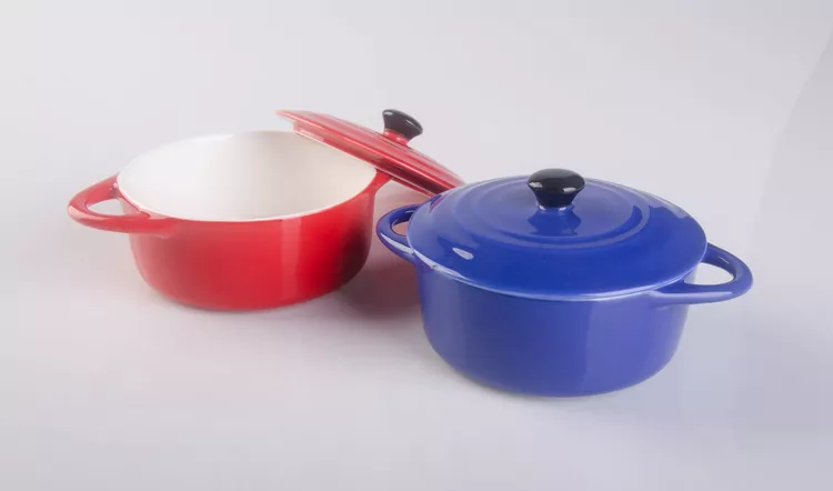 how to clean dutch oven enamel