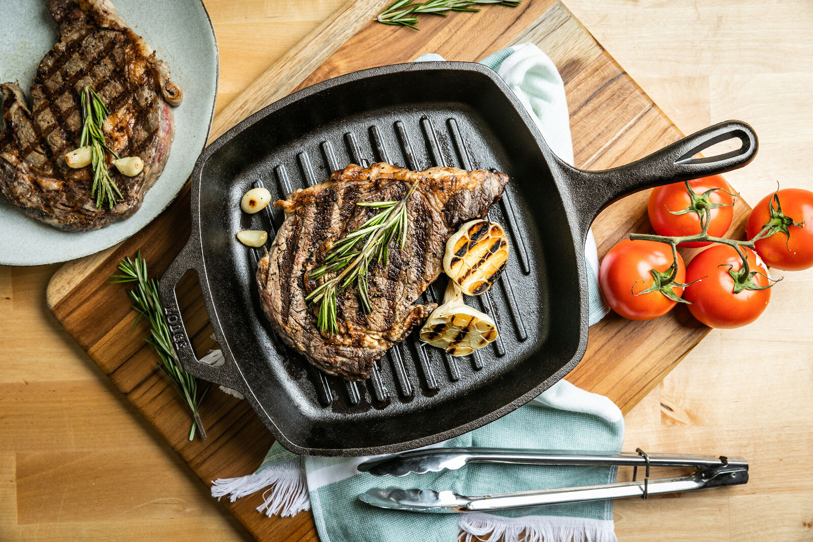 how to grill steak on cast iron skillet