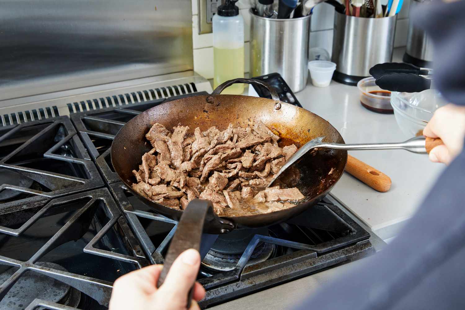 how to season an aluminum wok