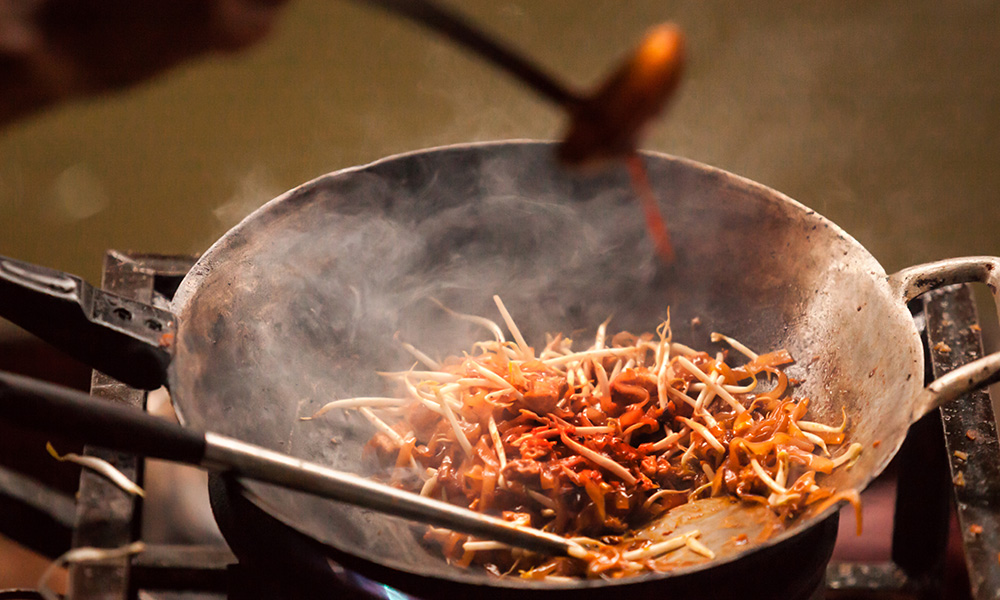 how to store a seasoned wok