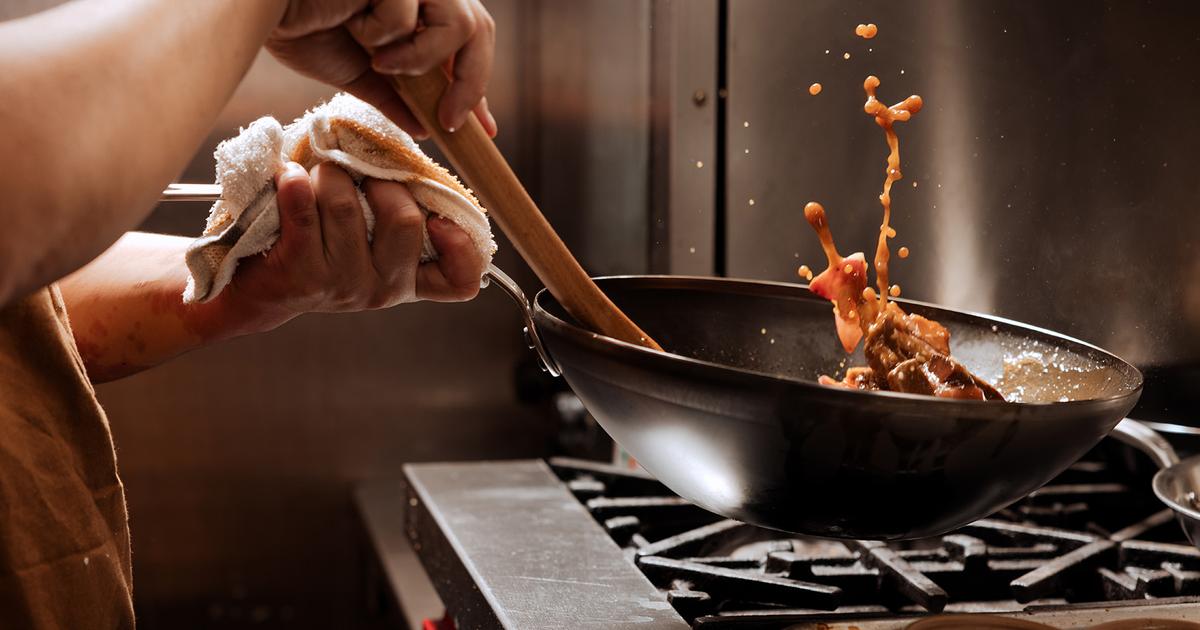 how to clean a wok with a bamboo brush