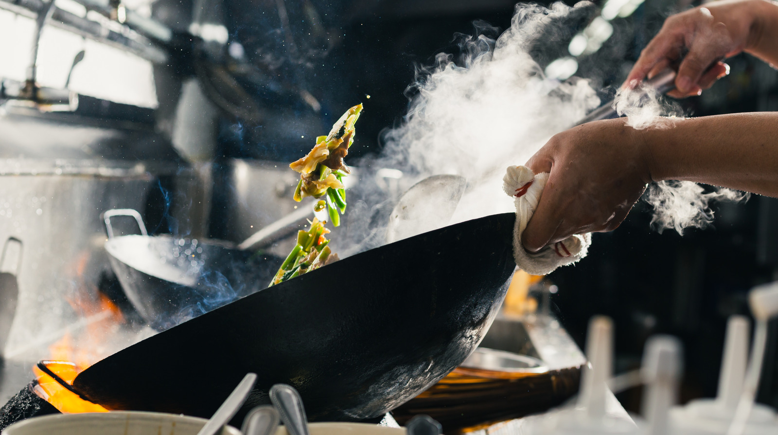 how to store a seasoned wok