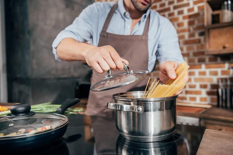 how to clean a scorched saucepan