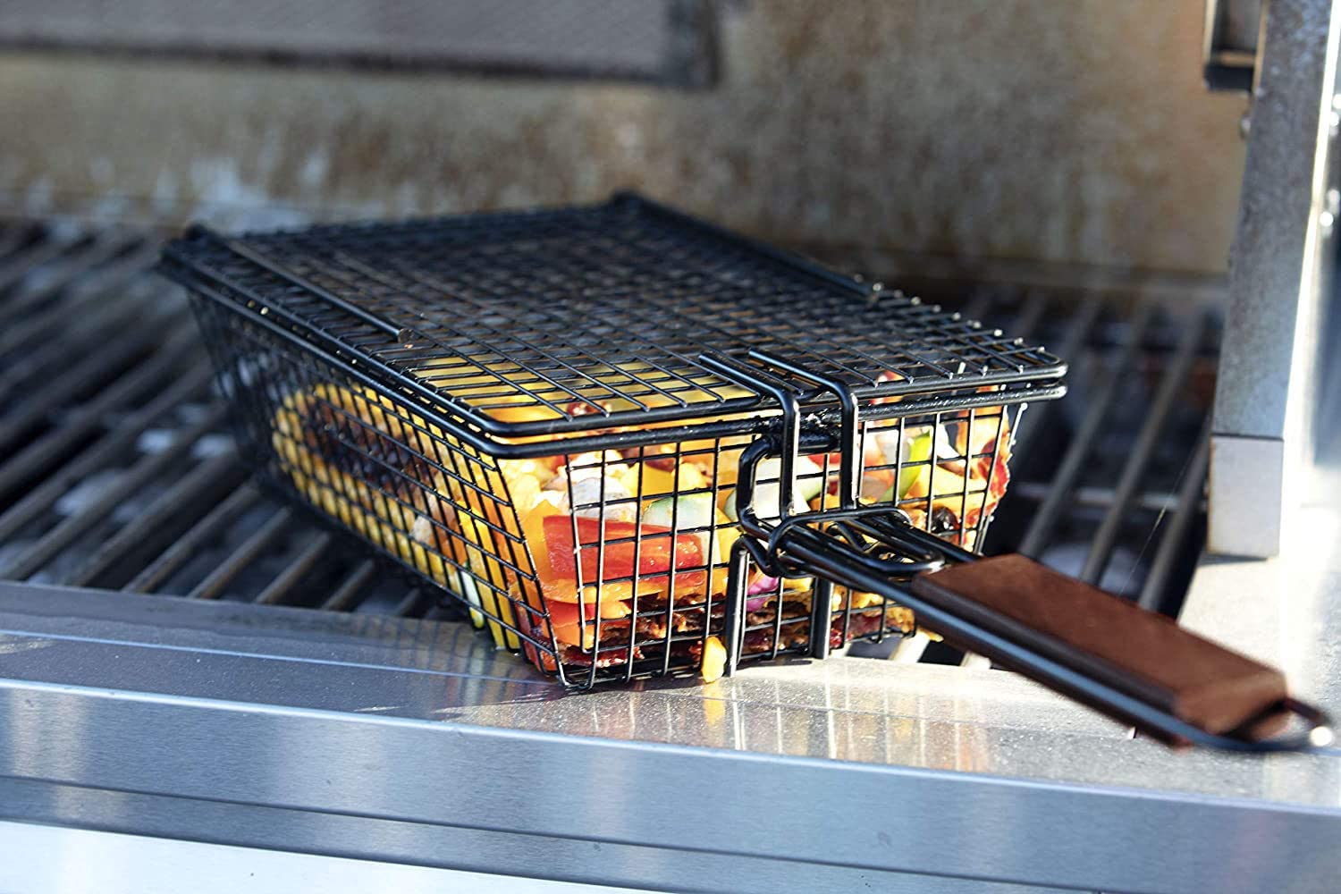 How long do you grill vegetables in a basket