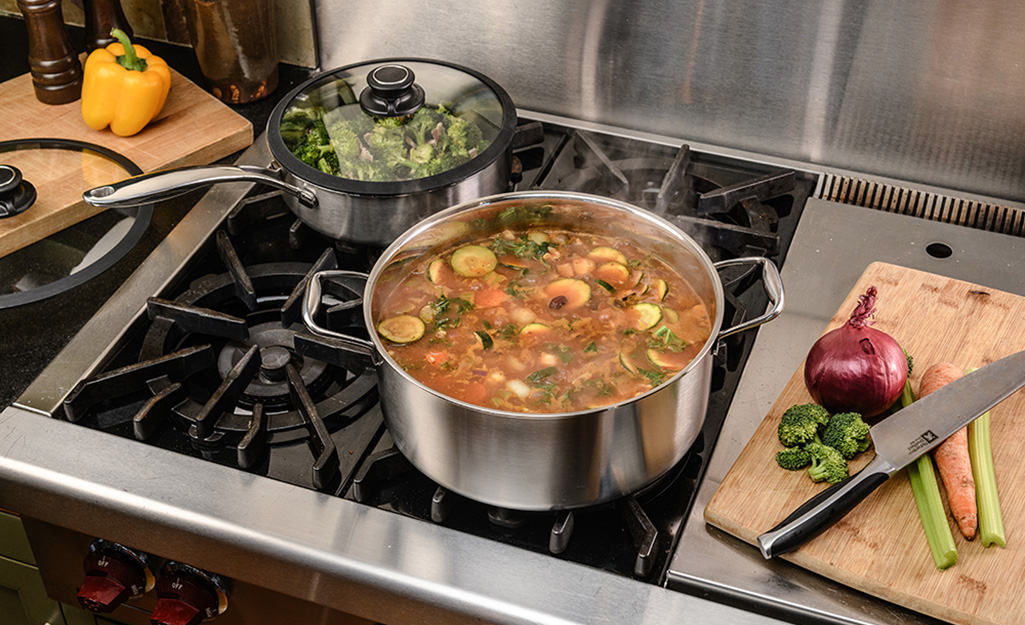 How to clean an aluminum stock pot