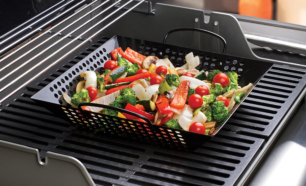 How long does it take to grill vegetables in a grill basket