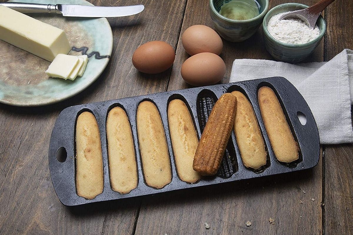 How to Season a Cast Iron Cornbread Pan Like a Pro