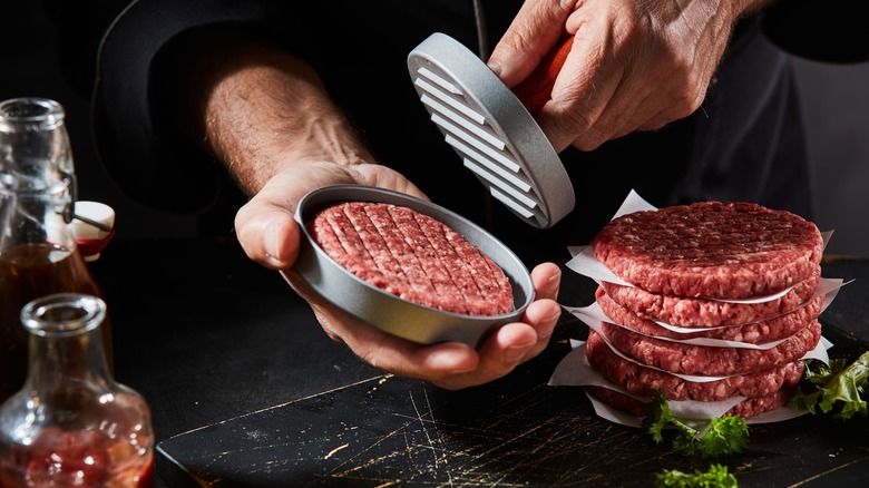 How to Use a Burger Press: Step-by-Step Guide