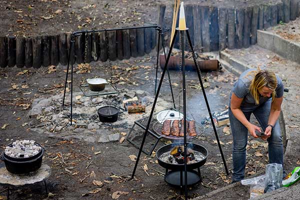 Stainless Steel vs Cast Iron Which Tripod Grill Is Best for You