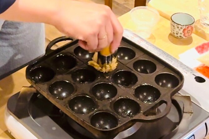 How to Use a Takoyaki Pan: Complete Beginner's Guide