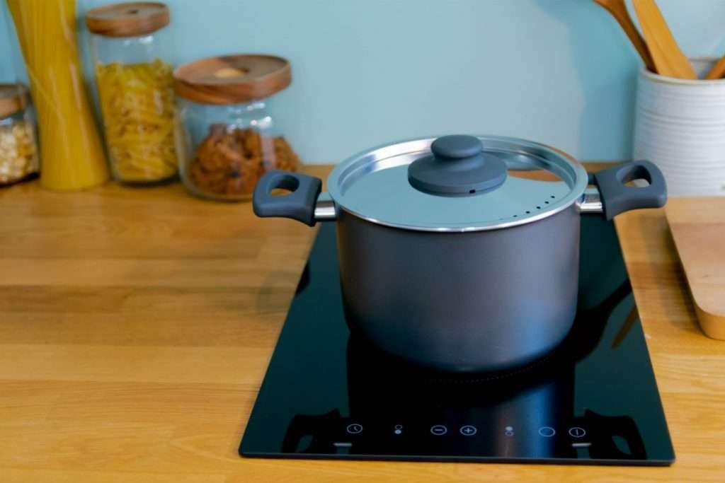 how induction interacts with cast iron